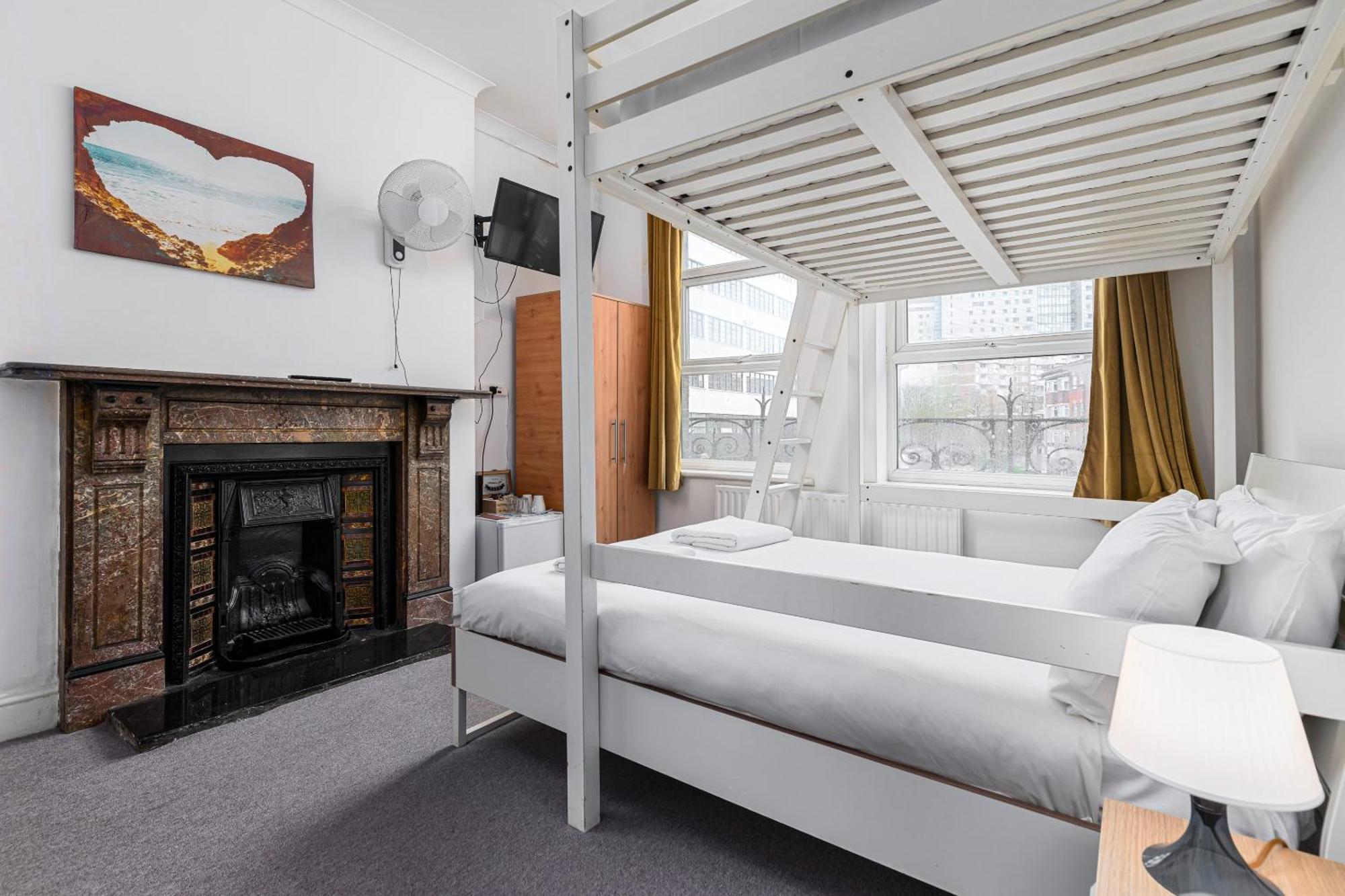 Ryam Suites London Room photo